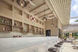 Hotel Banthai Beach Resort & Spa