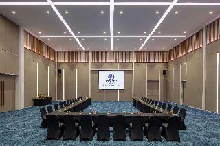 Hotel Banthai Beach Resort & Spa