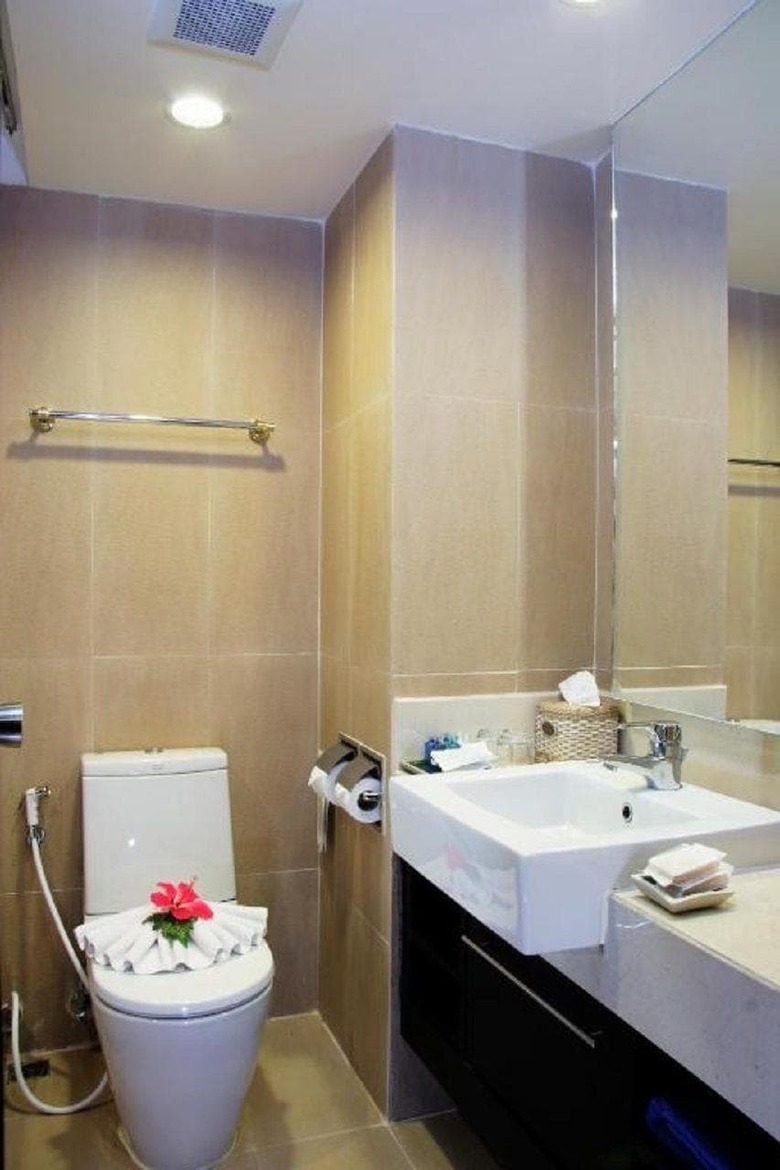 Hotel Thara Patong Beach Resort & Spa