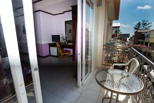 Posada Grand Orchid Inn