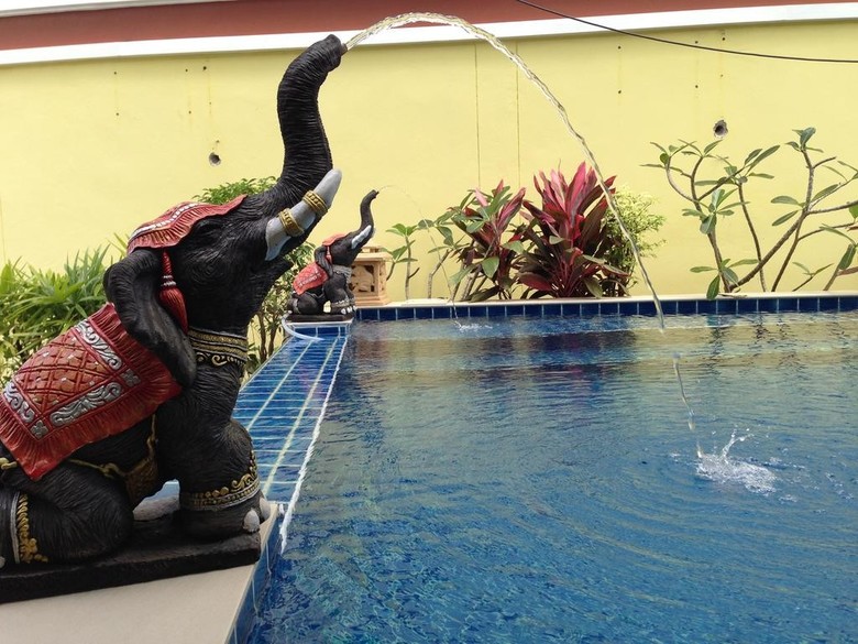 Greenharbor Hotel & Service Apartment