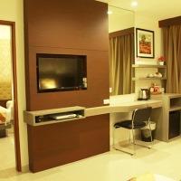 Hemingways Silk Hotel