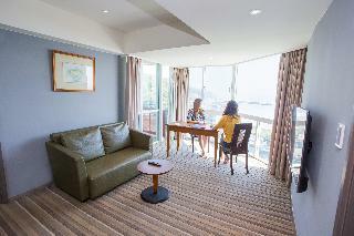 Pacific Hot Spring Hotel, Green Bay