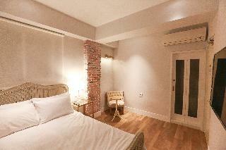 C.c. Hotel