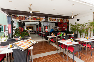 Hallo Patong Hotel & Restaurant
