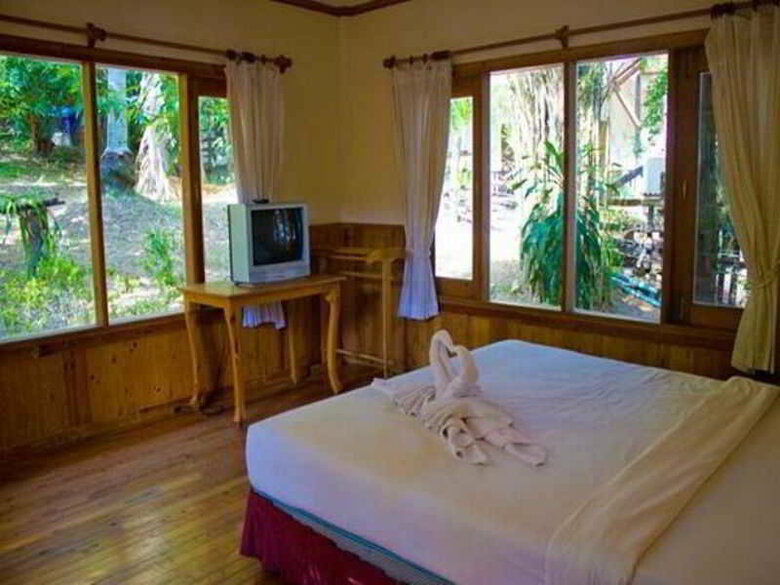 Hotel Reuan Thai Village
