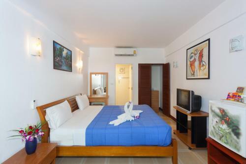 Expat Hotel