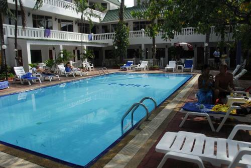 Expat Hotel