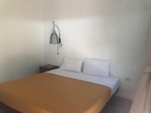 C & N Hotel