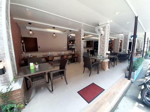 Hostal Good Nice Hotel