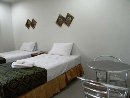 Hostal G&b Guesthouse