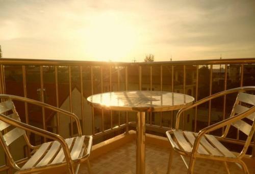 Hostal G&b Guesthouse