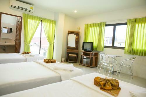 Hostal G&b Guesthouse