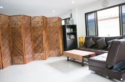 Hostal G&b Guesthouse
