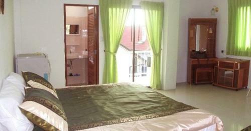 Hostal G&b Guesthouse