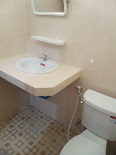 Hostal G&b Guesthouse