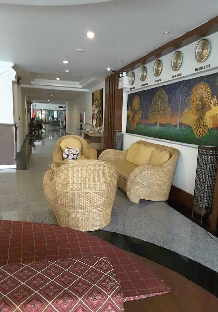 Wangburapa Grand Hotel