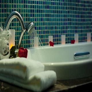Golden Lotus Luxury Hotel