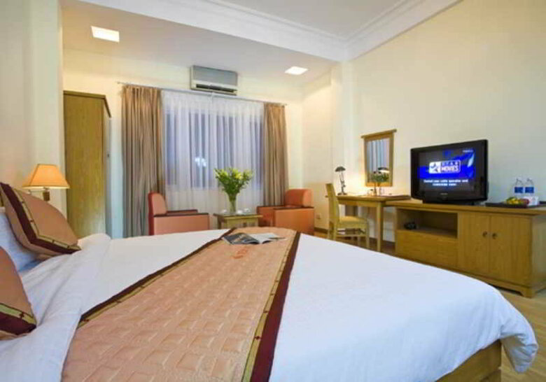 Cherry Hotel III
