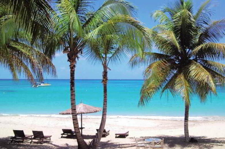 Tamarind Beach Hotel & Yacht Club