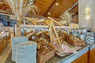 Grand Abant Hotel (Buyuk Abant Hotel)