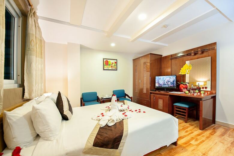 Eden Garden Hotel