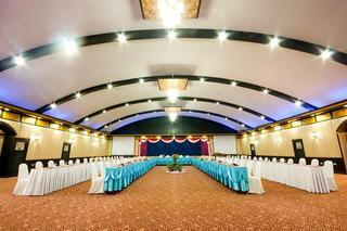 Hotel Luckswan Resort