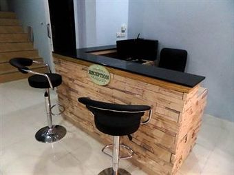 Nailons Hotel