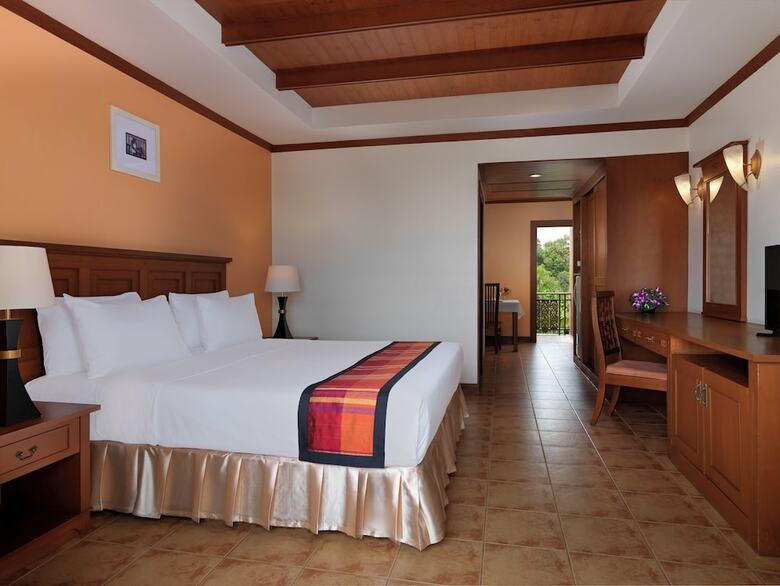 Sun Hill Hotel