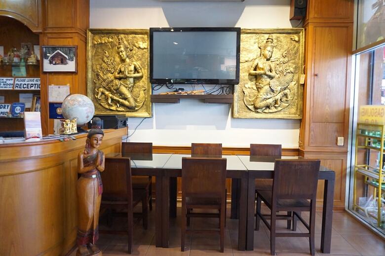 Hostal Andaman Sea Guesthouse