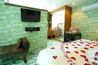 Hostal Club One Seven Phuket