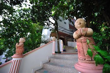 Hotel Tri Trang Beach Resort