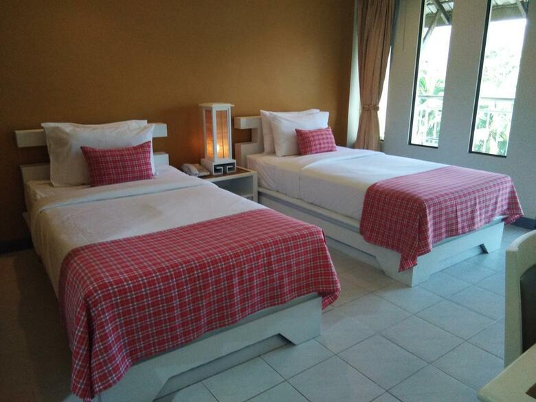 Poppa Palace Hotel