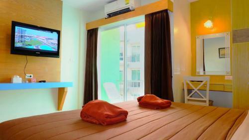 Hotel Patong Eyes