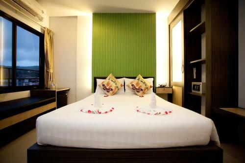 Chill Patong Hotel