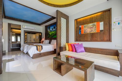 Dolphin Hotel Phuket