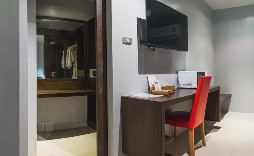 Dolphin Hotel Phuket