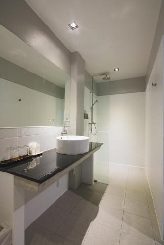 Dolphin Hotel Phuket
