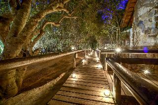 Hotel Kuname Lodge