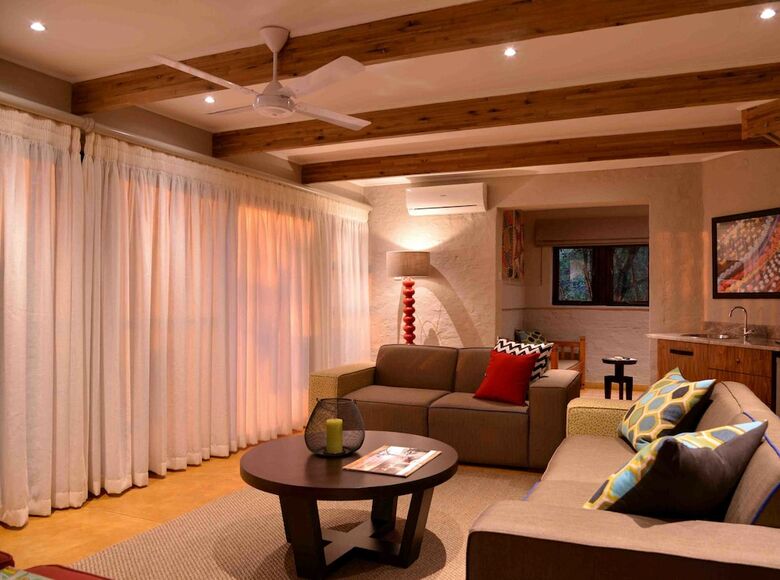 Hotel Victoria Falls Safari Suites