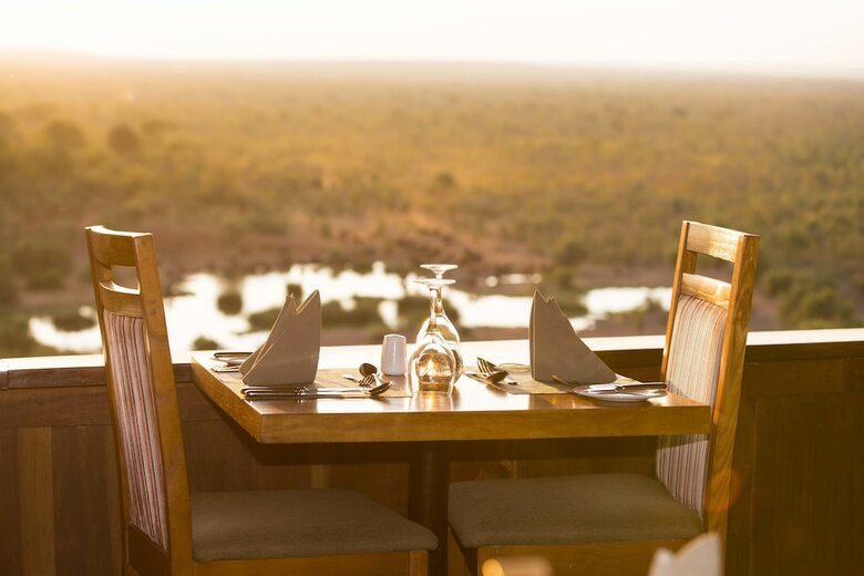 Hotel Victoria Falls Safari Suites