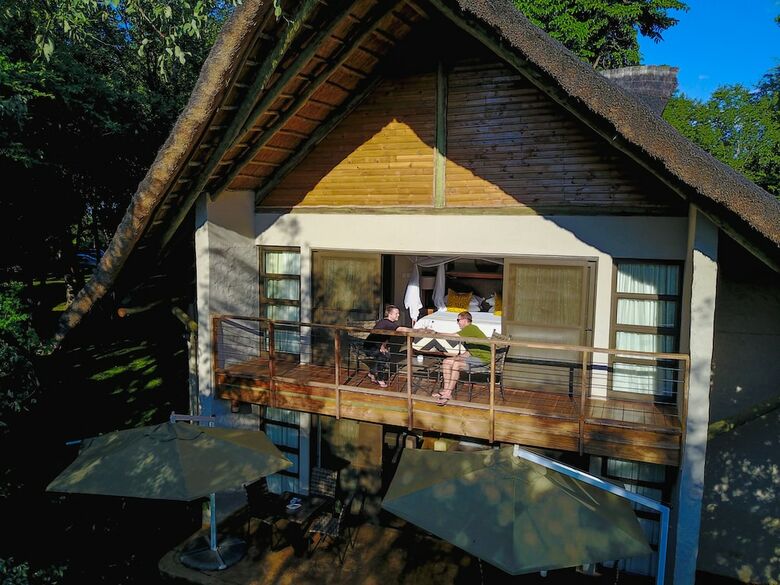 Hotel Victoria Falls Safari Suites