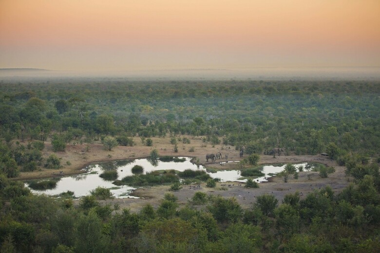 Hotel Victoria Falls Safari Suites