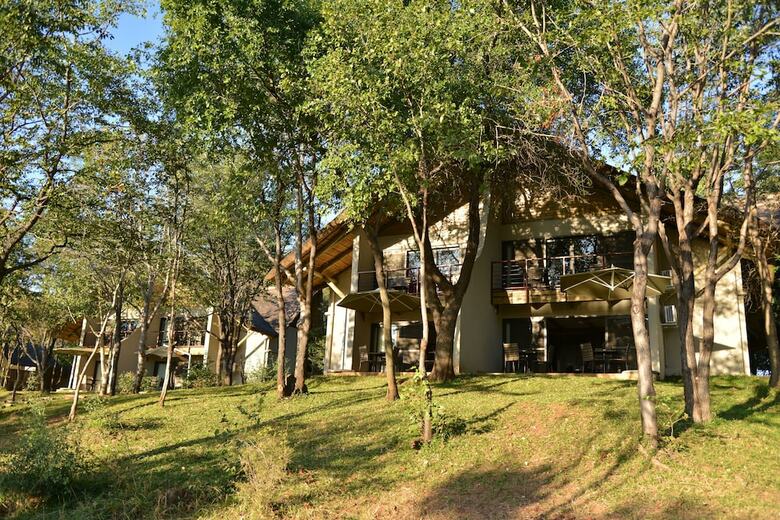 Hotel Victoria Falls Safari Suites