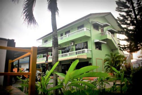 Hostal The Guest House