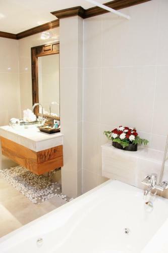 Hotel Club Bamboo Boutique Resort & Spa