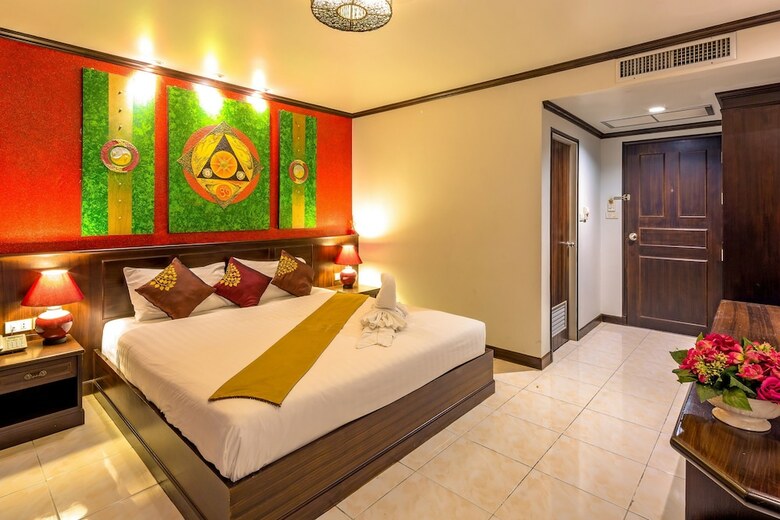Tanawan Phuket Hotel