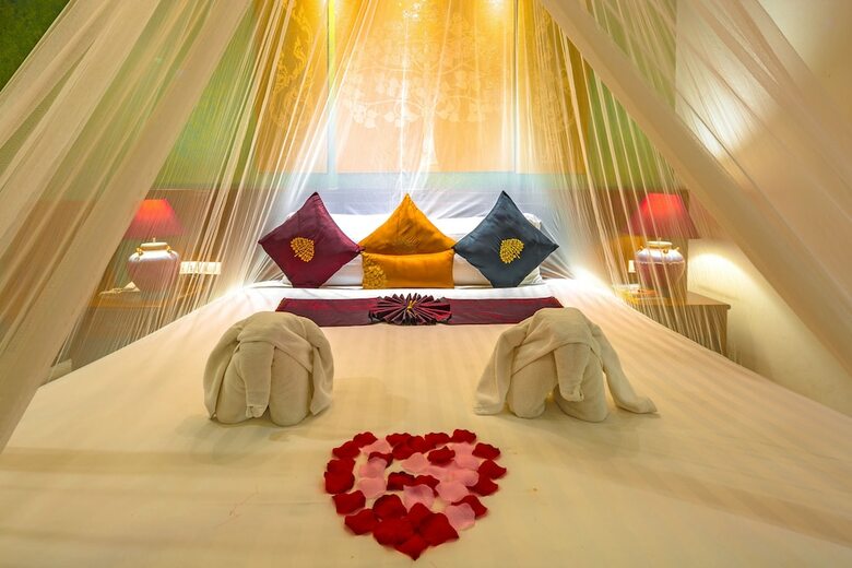 Tanawan Phuket Hotel