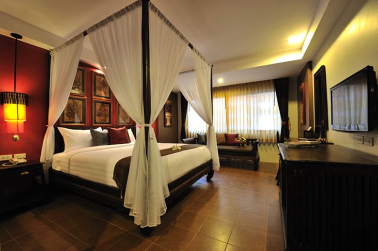 Tanawan Phuket Hotel