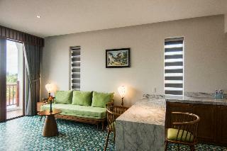 Vinh Hung Old Town Hotel